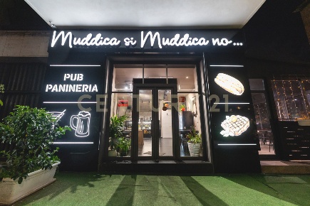 Foto Attività commerciale in Corso Indipendenza 131, Catania di 170 m²