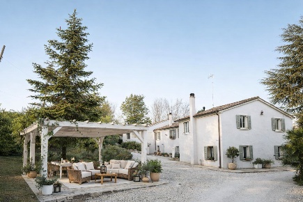 Foto Casale in Via Paterno, Ancona Torrette di 500 m² con 10 locali