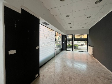 Foto Locale commerciale a Bologna Saragozza fuori Porta di 30 m² in affitto