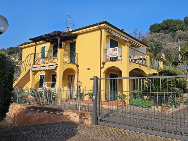 Foto Appartamento in Via Pairola 44, San Bartolomeo al Mare Centro di 60 m²