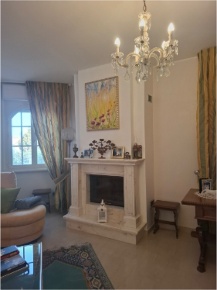 Foto Villa unifamiliare a Lanciano Centro di 380 m² con 10 locali