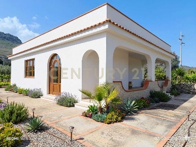 Foto Villa unifamiliare in Via Del Mandarino 5, Misilmeri Centro Storico