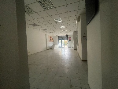 Foto Locale commerciale in Via Conca, Ancona Torrette di 223 m² in vendita