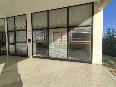 Foto Locale commerciale a Montecchio Maggiore di 41 m² in affitto