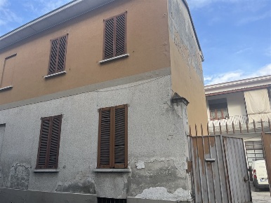 Foto Rustico in Via Brustolon, Lissone Centro Storico di 90 m² con 2 locali