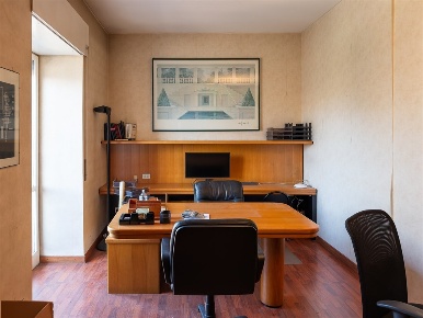 Foto Ufficio in Via Felice Cavallotti, Monza San Carlo - Stazione di 110 m²