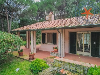 Foto Villa unifamiliare in via fetovaia, Campo nell'Elba di 206 m²