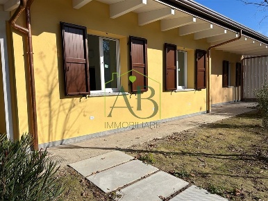 Foto Villa a schiera a Russi di 110 m² con 4 locali in vendita