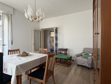 Foto Appartamento in Via XXV Aprile, Desio di 100 m² con 3 locali