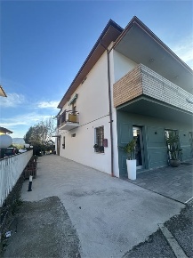 Foto Locale commerciale a Castellalto Castelnuovo Vomano di 108 m²