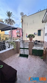 Foto Appartamento a Palermo Belmonte Chiavelli di 70 m² con 2 locali