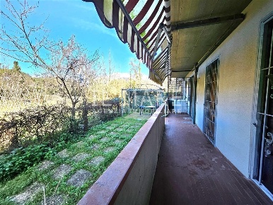 Foto Appartamento a Massa Marina di Massa Centro di 70 m² con 4 locali