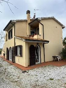 Foto Appartamento a Cecina Cecina Centro di 147 m² con 5 locali in vendita