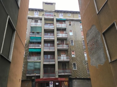 Foto Magazzino a Milano Barona di 263 m² con 1 locali in vendita