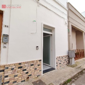 Foto Appartamento a Leverano Centro di 80 m² con 3 locali in vendita