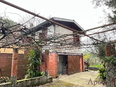 Foto Villa unifamiliare a Massa San Carlo - Antona di 130 m² con 6 locali