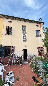 Foto Casa indipendente a Lucca Tempagnano - Picciorana di 193 m² in vendita