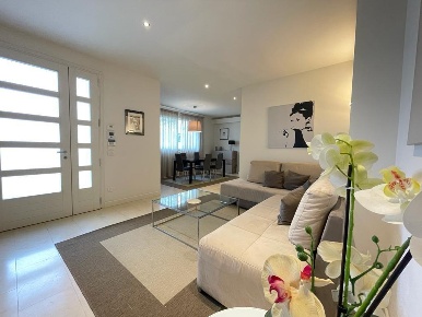 Foto Villa unifamiliare a Forte dei Marmi Centro di 240 m² con 9 locali