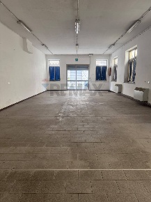Foto Locale commerciale in Via Roma 27A, Altare di 92 m² con 1 locali