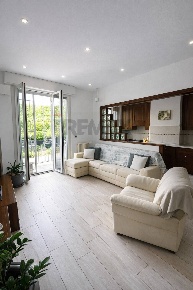 Foto Appartamento in VIALE BARACCA 40, Arona Centro di 85 m² con 3 locali