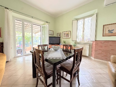 Foto Casa indipendente in Via villani, Roma Appio Latino di 174 m²