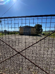 Foto Magazzino in Contrada Gulfi, Caltanissetta Centro di 200 m² in vendita