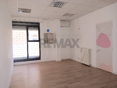 Foto Locale commerciale in Via Rosario Livatino 130, Enna Centro di 243 m²