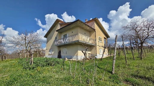 Foto Casa indipendente in Contrada acquara, Torella dei Lombardi di 177 m²