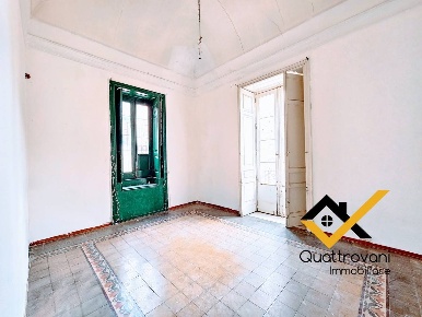 Foto Appartamento in Via Benedetto Guzzardi, Catania di 94 m² con 3 locali