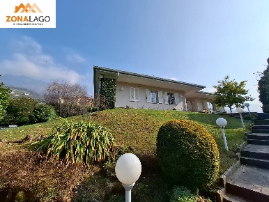 Foto Villa unifamiliare in VIA PROVINCIALE 3, Sale Marasino Centro