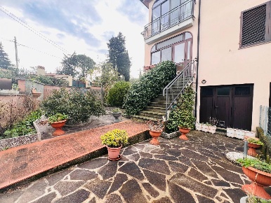 Foto Casa indipendente a Montescudaio di 50 m² con 2 locali in vendita