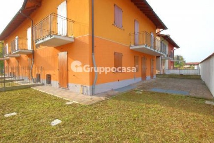 Foto Villa a schiera in Via Saint Louis 2, Cuggiono Centro di 185 m²