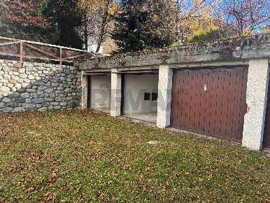 Foto Posti auto in Viale Venezia 41, Ponte di Legno Centro di 13 m²
