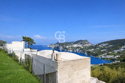 Foto Villa unifamiliare in Via Sottocampo Inglese, Ponza Le Forna di 189 m²