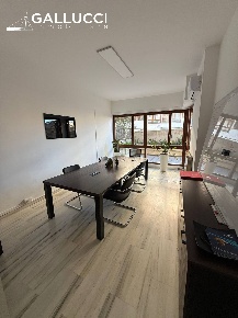 Foto Ufficio in Corso Vittorio Emanuele II, Pescara di 180 m² in affitto