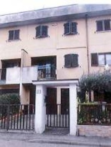 Foto Appartamento in Mantegna 30, Mediglia Mombretto di 150 m² con 4 locali