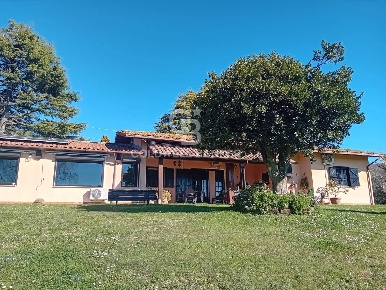 Foto Villa unifamiliare in Via di Rocca Romana 329, Sutri di 150 m²