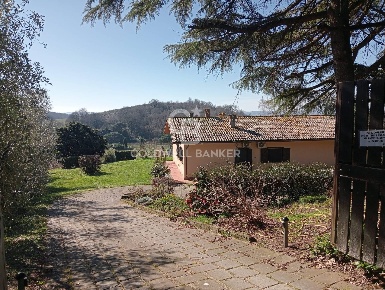 Foto Villa unifamiliare in Via di Rocca Romana 329, Sutri di 150 m²