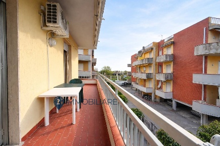 Foto Appartamento in Via Della Repubblica 3, Sarzana Marinella di 45 m²