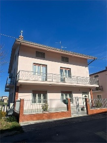 Foto Villa unifamiliare in Via Don Minzoni, Tornareccio Centro di 230 m²
