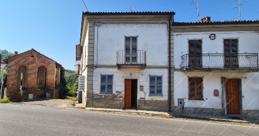 Foto Rustico in Via Tassarole, Montù Beccaria Centro di 400 m² in vendita