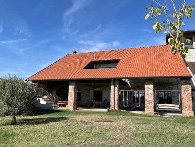 Foto Rustico in Via Lombrino, Cerano di 482 m² con 10 locali in vendita