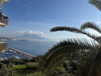 Foto Appartamento in Via Orazio, Napoli Posillipo di 90 m² con 3 locali