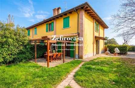 Foto Villa unifamiliare a San Giovanni in Persiceto di 130 m² con 5 locali