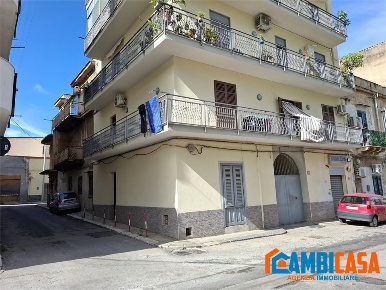 Foto Villa unifamiliare a Palermo Belmonte Chiavelli di 89 m² con 4 locali