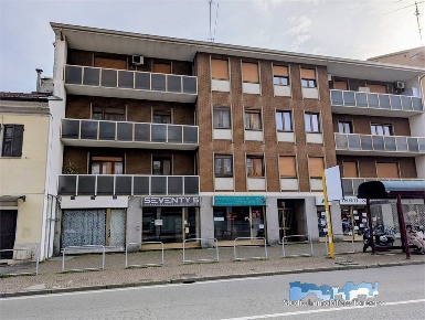Foto Appartamento in Corso Vercelli, Ivrea di 120 m² con 5 locali