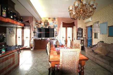 Foto Appartamento in Via Pecchia 175, Arzano di 96 m² con 3 locali