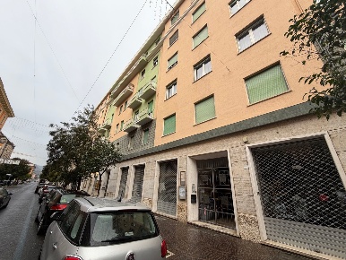Foto Ufficio in Via mazzini 25, Terni Centro Storico di 140 m² con 6 locali