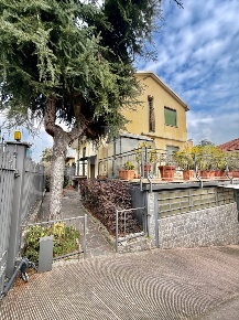 Foto Appartamento in Via SomarÃ¨ Enrico 4, Milano Precotto di 215 m²