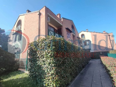 Foto Appartamento in Via VERDI 40, Beinasco Centro di 100 m² con 5 locali
